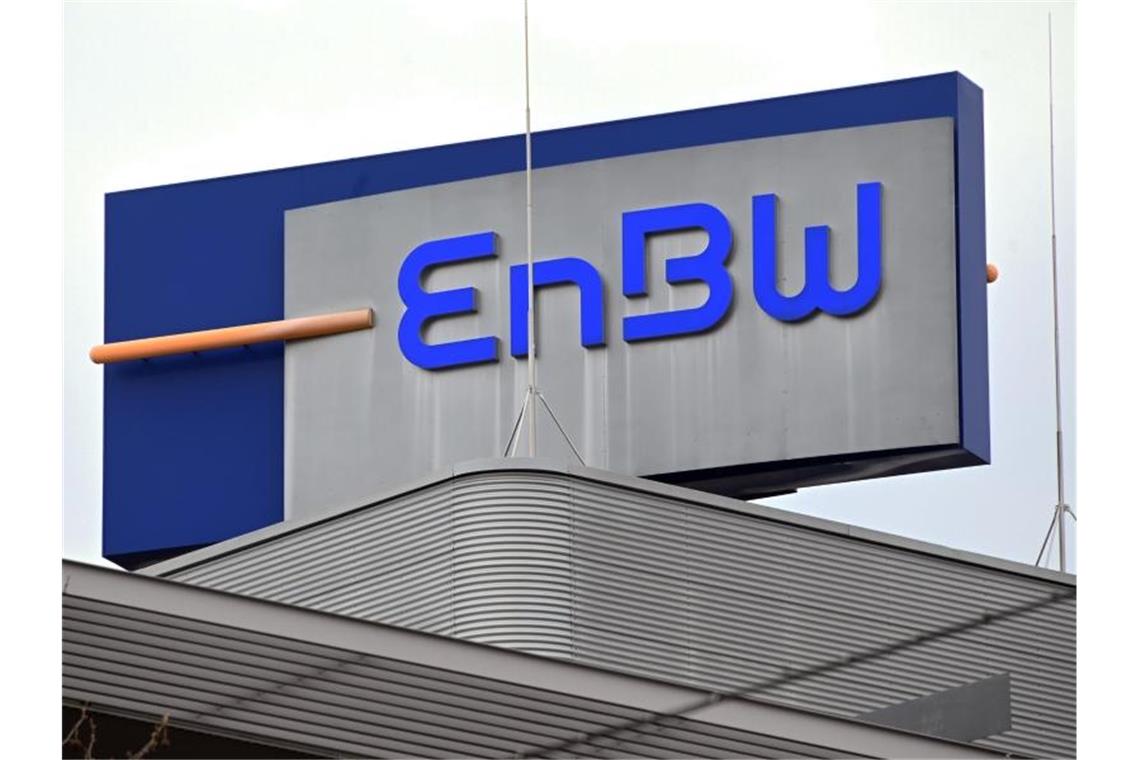 EnBW setzt auf Erneuerbare und „Zukunftsthemen“ Ein Logo des Energiekonzern Energie Baden-Württemberg (EnBW). Foto: Uli Deck/dpa