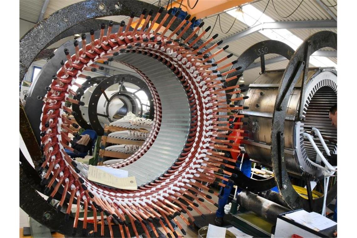 Weiterer Dämpfer für Konjunktur: Auftragseingang sinkt Ein Mitarbeiter eines Maschinenbauers in Bitterfeld-Wolfen. Foto: Waltraud Grubitzsch/dpa-Zentralbild/dpa