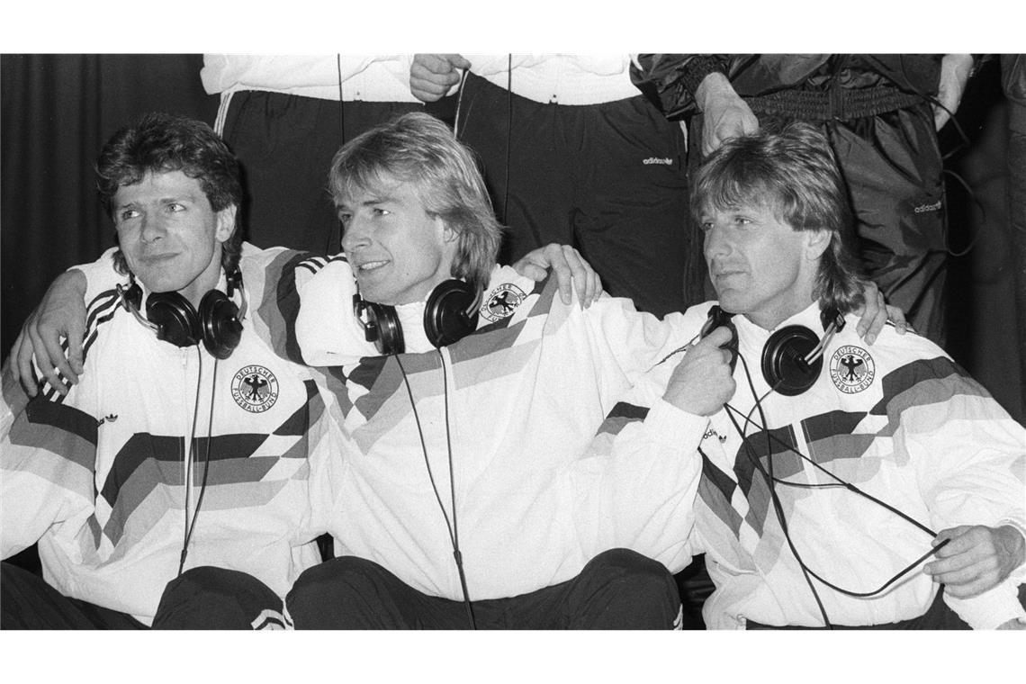 Ein Nationalspieler, der heute weniger geläufig ist: Frank Mill (rechts) – hier mit Möller und Klinsmann – absolvierte 17 A-Länderspiele. In der Bundesliga war er für RW Essen, Gladbach, Dortmund und Fortuna Düsseldorf am Ball.