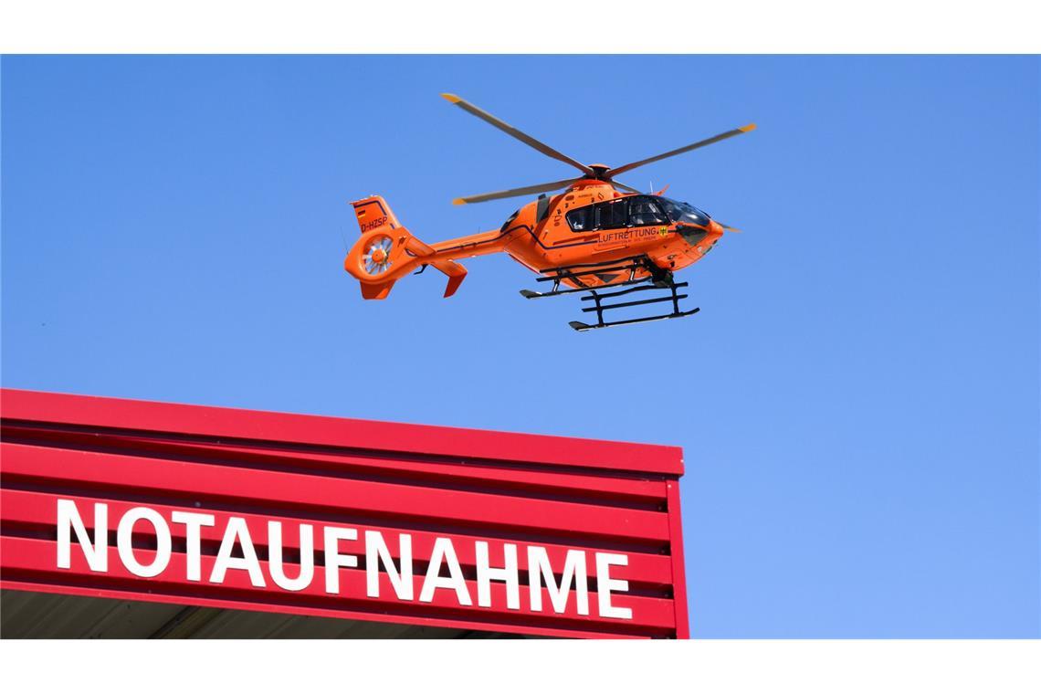 Ein Rettungshubschrauber brachte die Fünfjährige am Sonntag in eine Klinik. (Symbolfoto)