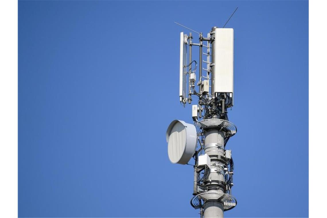 Milliardenhilfe für Netzausbau in Deutschland Ein Sendemast für Mobilfunk: In Regionen, in denen es bislang maximal eine 2G-Verbindung gab, sollen die Nachfolgetechnologien 4G/LTE und 5G angeboten werden. Foto: Patrick Pleul/dpa