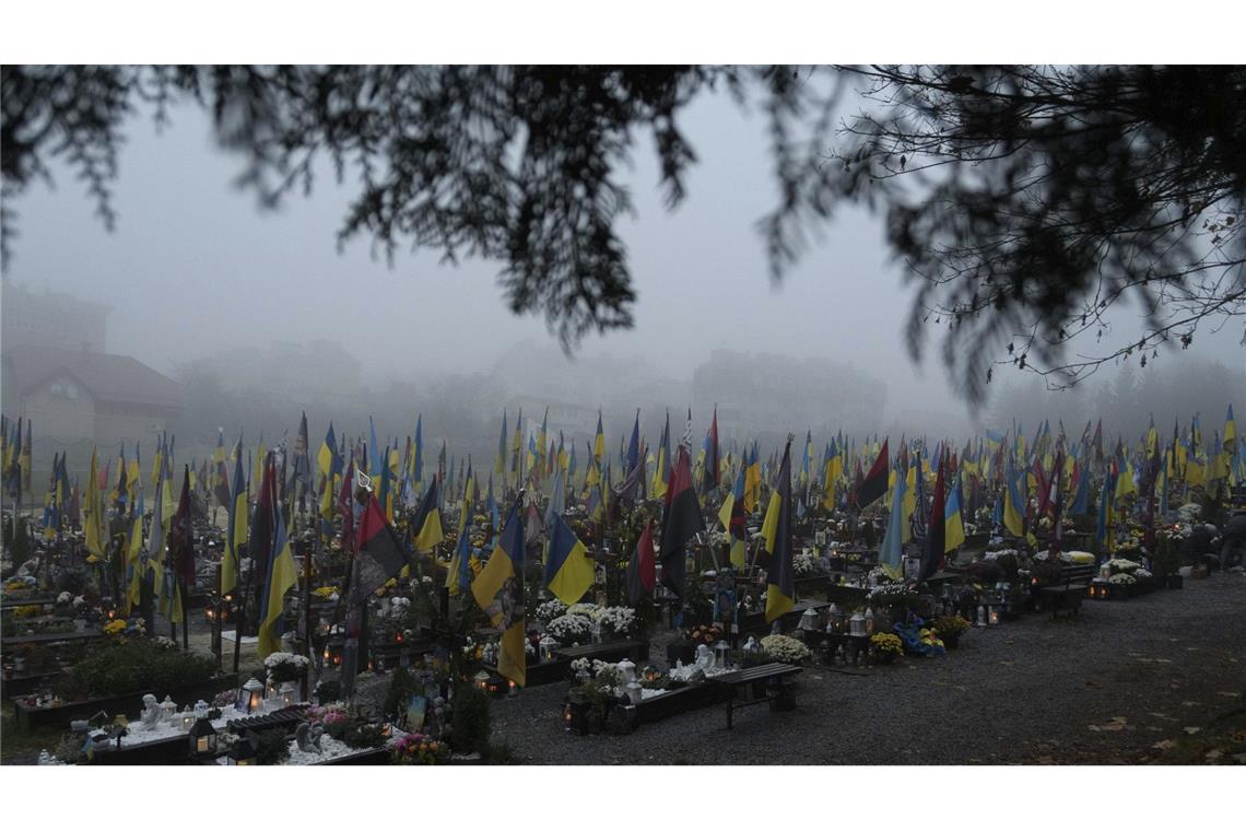 Ein Soldatenfriedhof in der Ukraine. (Archivbild)