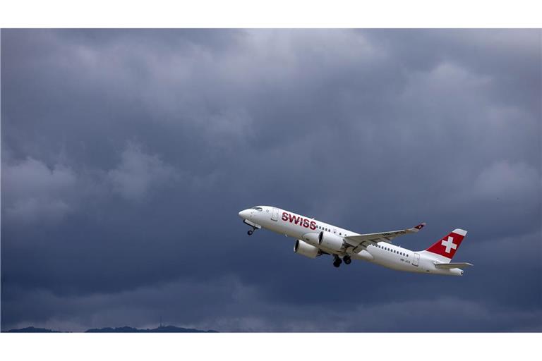 Ein Sonderflug bringt die von einem Notfall bei der Swiss betroffenen Passagiere nach Zürich