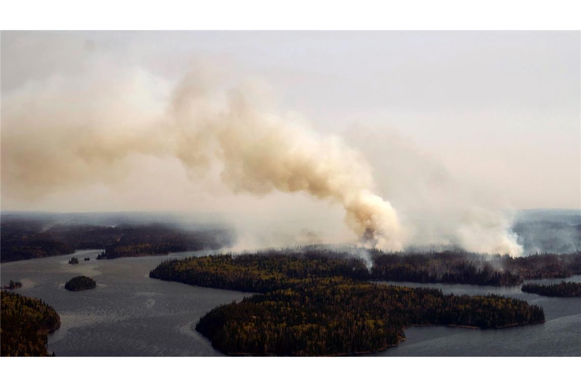 Ein Waldbrand im Norden Manitobas in der Nähe von Flin Flon.