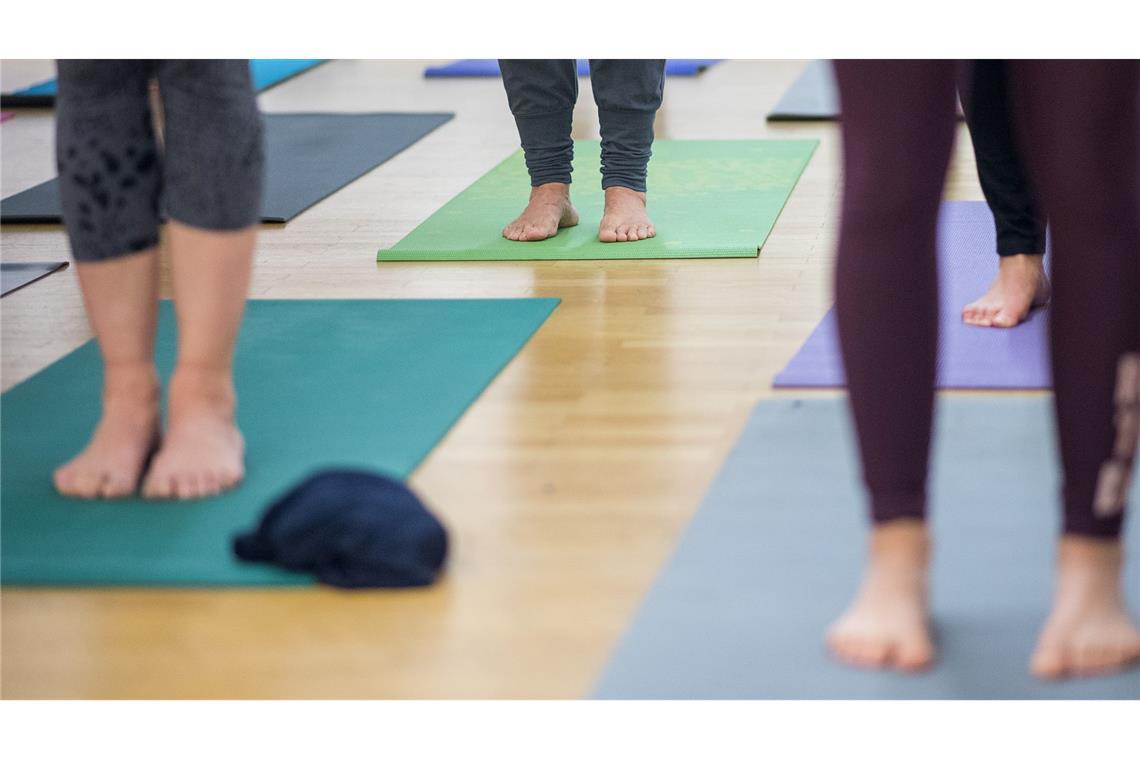 Ein Yoga-Zentrum sollte einer Frau für ihre Arbeit Mindestlohn zahlen - und legte dagegen Verfassungsbeschwerde ein. (Symbolbild)