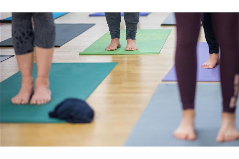 Ein Yoga-Zentrum sollte einer Frau für ihre Arbeit Mindestlohn zahlen - und legte dagegen Verfassungsbeschwerde ein. (Symbolbild)