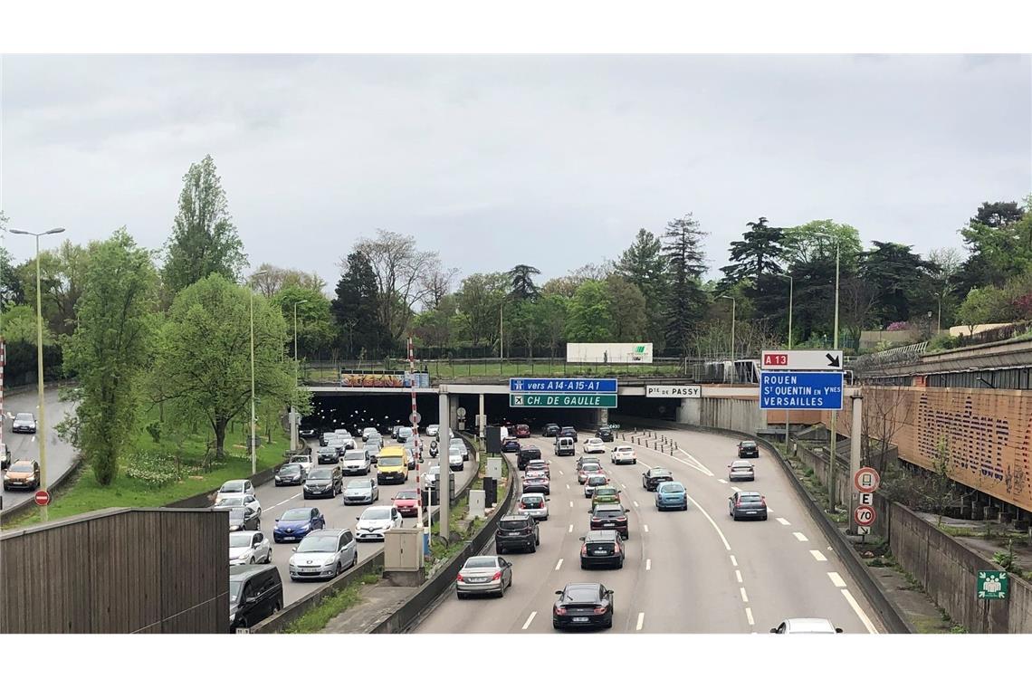 Eine Spur der Périphérique wird im Berufsverkehr für Fahrgemeinschaften, Taxis und Busse reserviert (Archivbild).