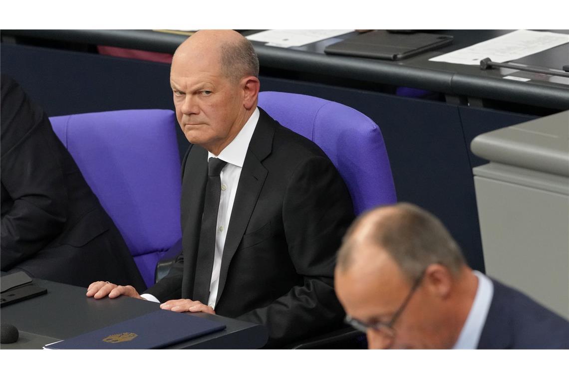 Einen so heftigen Schlagabtausch haben sich Kanzler und Oppositionsführer bisher nur selten im Bundestag geliefert.