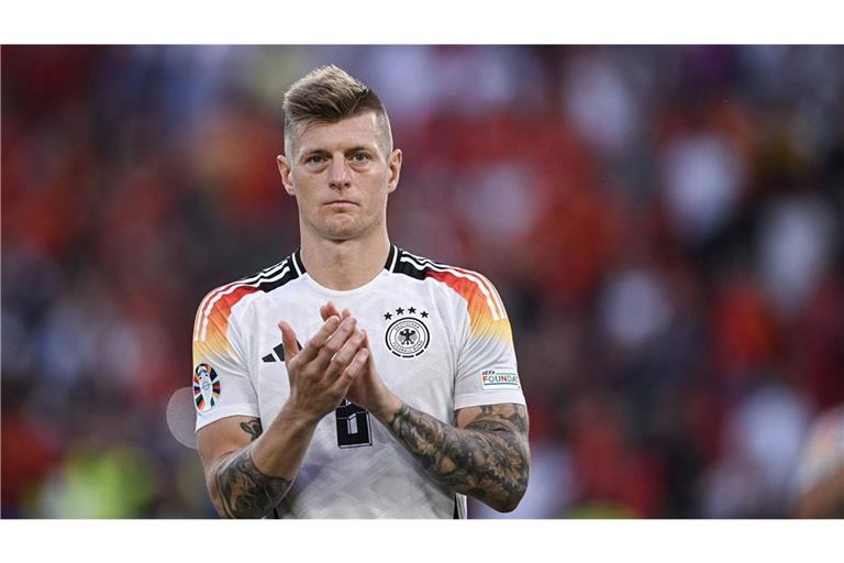 Einer der ganz großen deutschen Fußballer verabschiedet sich vom Rasen: Toni Kroos.