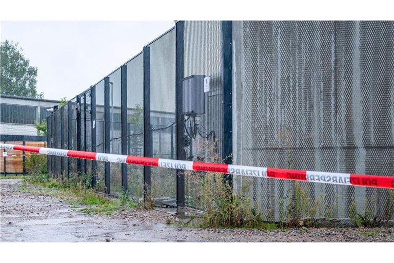 Einer von vier aus dem BKH Straubing geflohenen Straftätern ist gefasst worden.