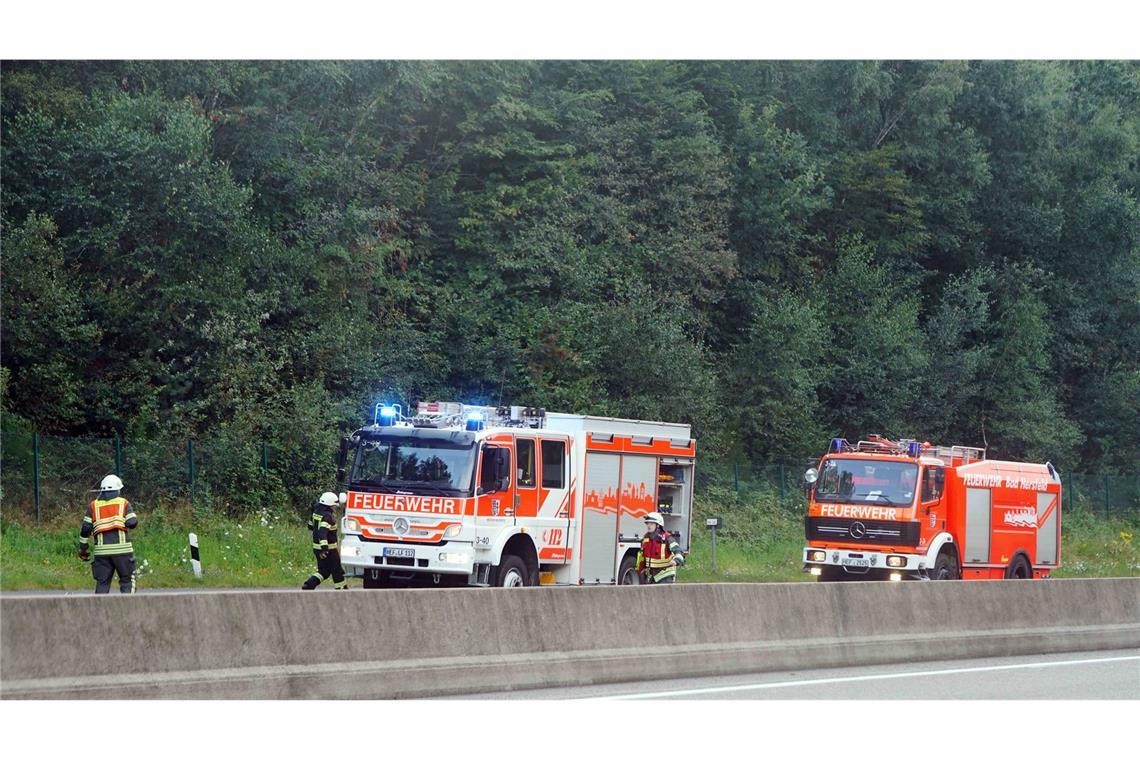 Einsatzkräfte der Feuerwehr löschten den Brand.