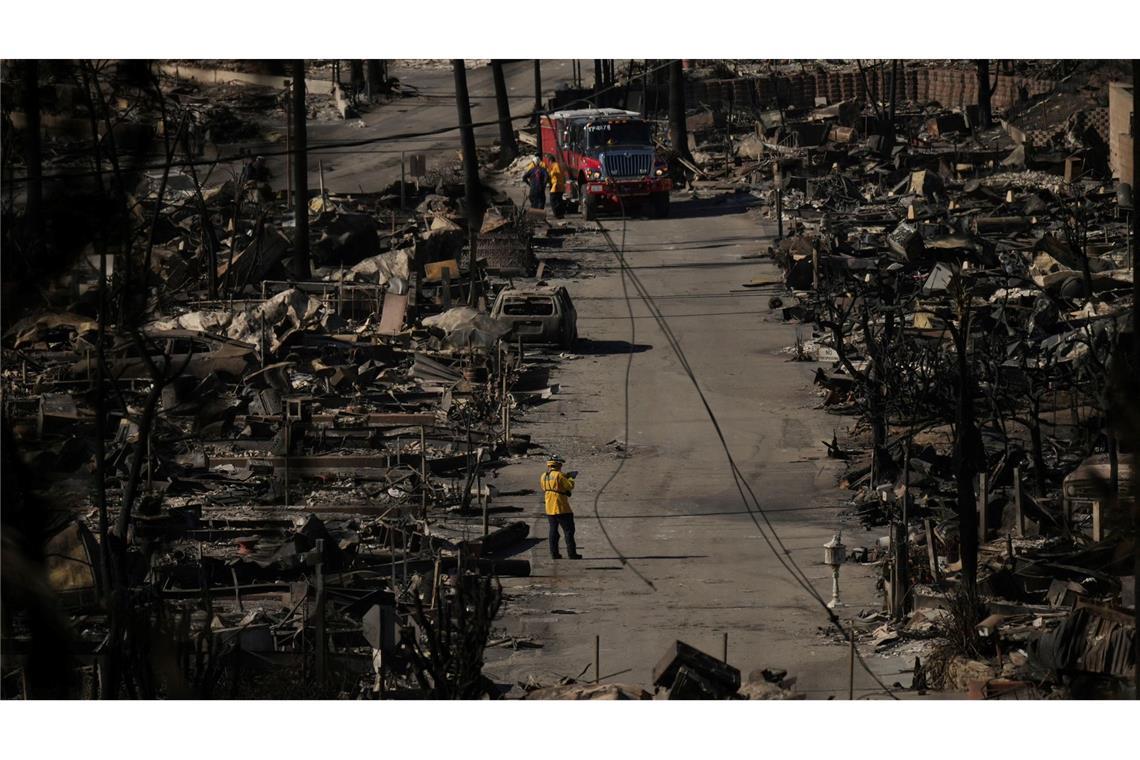 Feuerwehr in L.A. macht Fortschritte - Starkwinde flauen ab