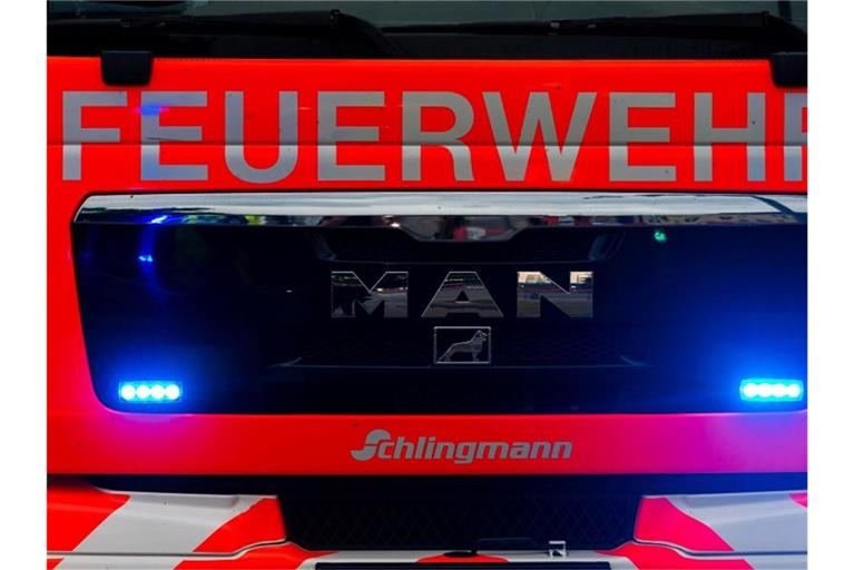 Einsatzwagen der Feuerwehr. Foto: Mohssen Assanimoghaddam/dpa/Symbolbild