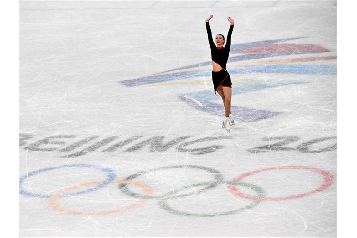 Walijewa mit Gold-Chance trotz Doping-Wirbels Eiskunstläuferin Nicole Schott hat sich für das Kür-Finale der Damen qualifiziert. Foto: Peter Kneffel/dpa