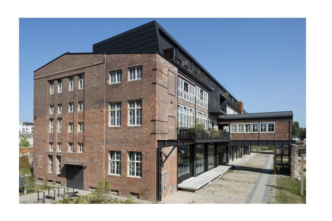 Elf Projekte haben es in die engere Wahl geschafft, darunter die Revitalisierung eines historischen Gebäudes: „Glashütte Alt Stralau“ in Berlin durch Eyrich-Hertneck Architekten aus Berlin, Bauherrin ist die Baugruppe Glashütte Alt-Stralau. Bis in die 1990er Jahre wurde hier Glas produziert. Nun sind 25 Wohneinheiten durch die Umwidmung entstanden.