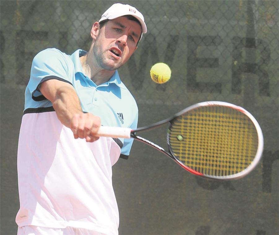 TSG muss erneut auswärts ran Elmar König will mit den Backnanger Tennisspielern punkten.Foto: B. Strohmaier