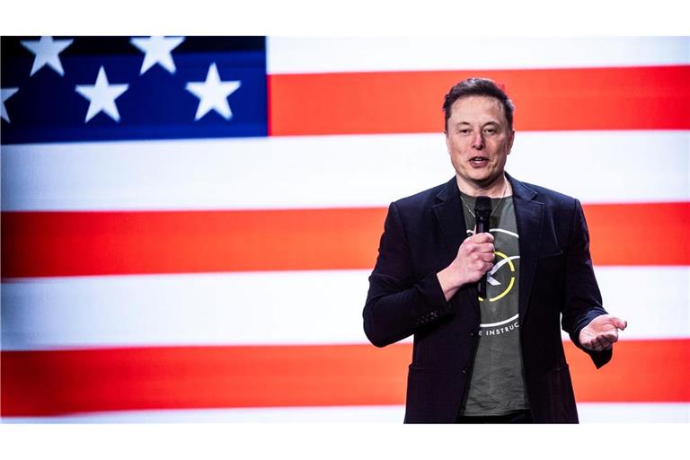 Elon Musk erhöht den Einsatz auf einen Wahlsieg von Donald Trump. (Archivbild)