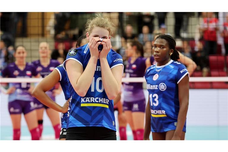 Enttäuschte Stuttgarter Volleyballerinnen: Jolien Knollema und Krystal Rivers (von links)