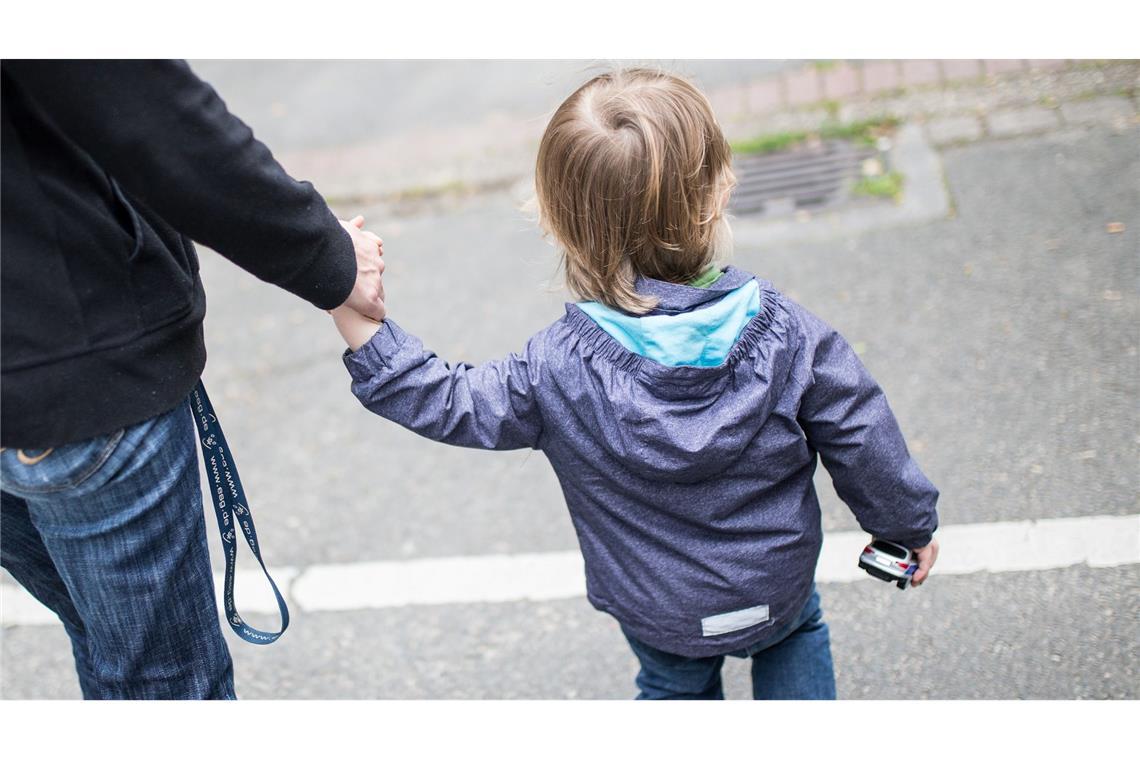 Es fehlt an Unterbringungsmöglichkeiten, kritisiert auch der Kinderschutzbund. (Symbolbild)