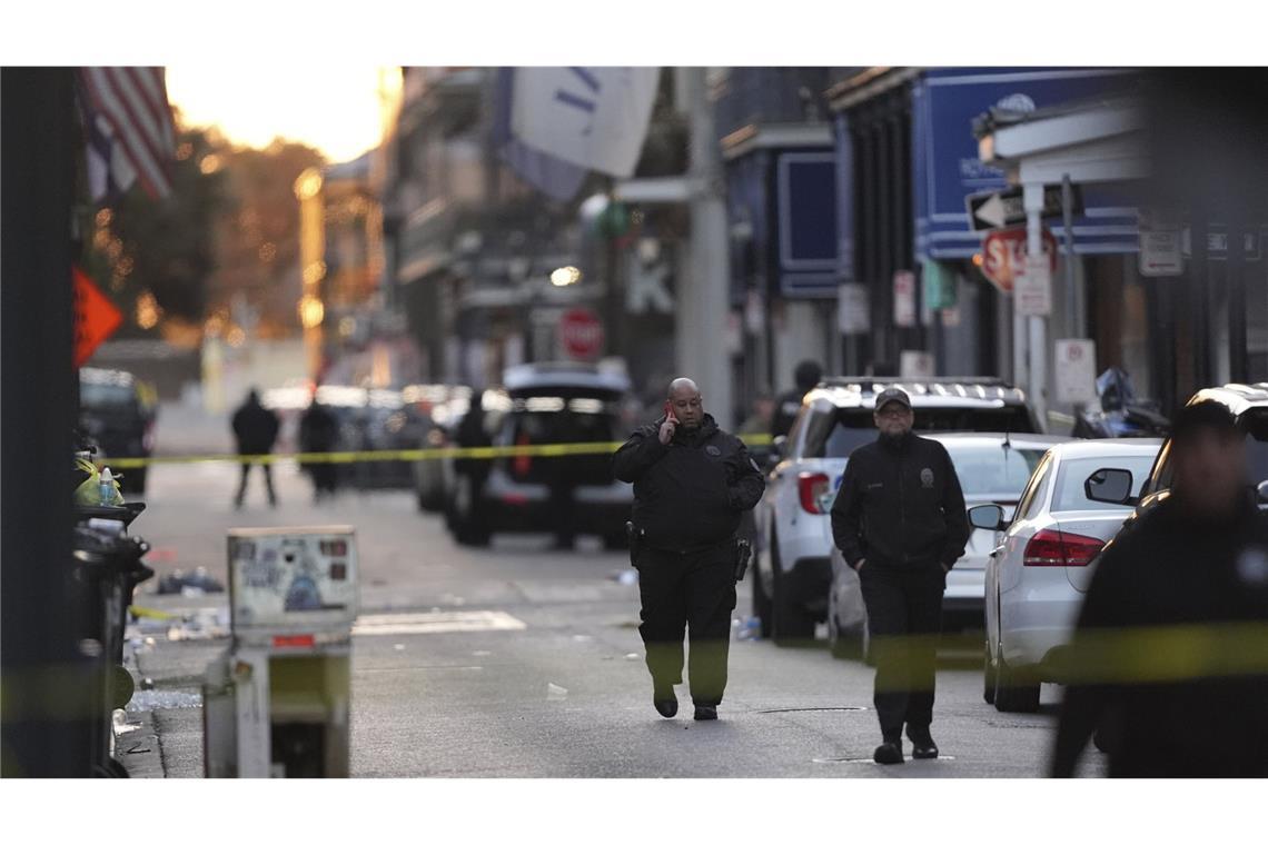 Es handele sich um ein „Ereignis mit vielen Opfern“, hieß es weiter. Der Vorfall ereignete sich demnach auf der Ecke der beiden Hauptstraßen des French Quarter.