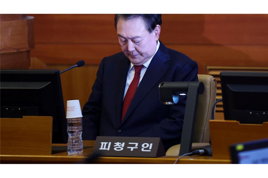 Es ist das erste Mal in der Geschichte Südkoreas, dass ein Präsident persönlich zu einem Amtsenthebungsverfahren erscheint.