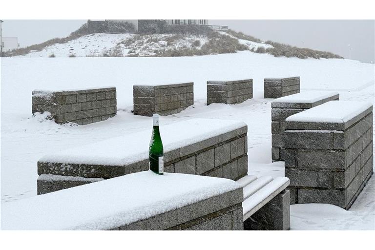 Es wird kühler und es schneit, am Alpenrand werden bis Freitagabend bis zu 20 Zentimeter Neuschnee erwartet.