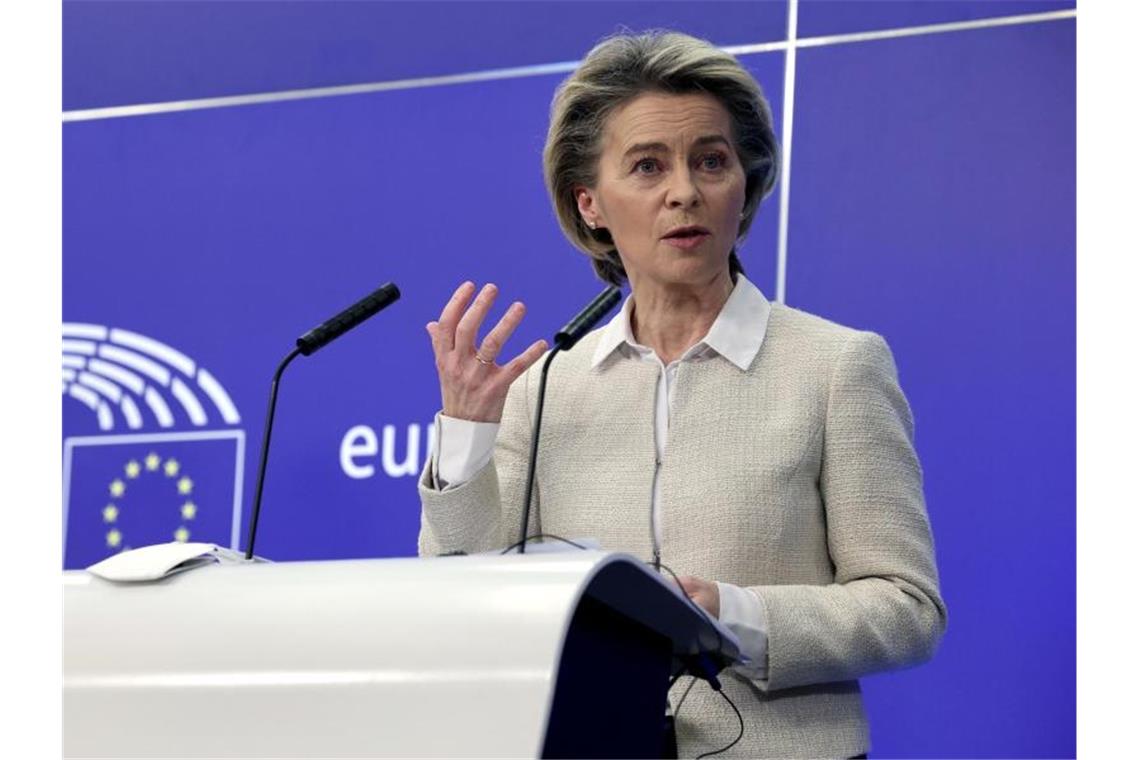 Grenzkontrollen: Brüssel mahnt Berlin zu Verhältnismäßigkeit EU-Kommissionspräsidentin Ursula von der Leyen ermahnt die deutsche Bundesregierung. Foto: Olivier Matthys/AP/dpa