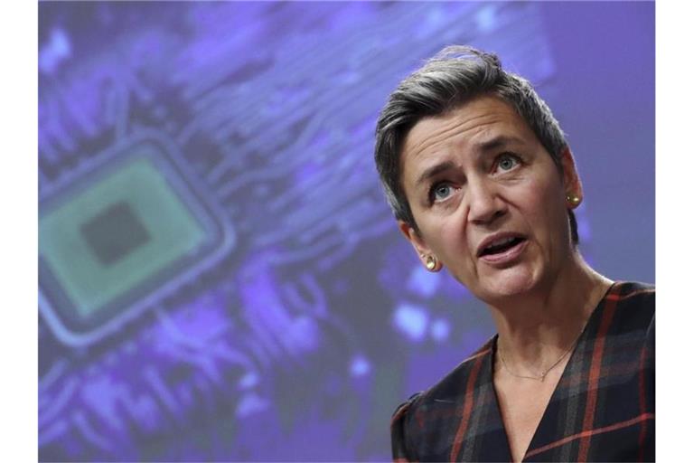 EU-Wettbewerbskommissarin Margrethe Vestager mahnte den Konzern, sich an die eingegangenen Vereinbarungen zu halten. Foto: Yves Herman/Reuters Pool/dpa