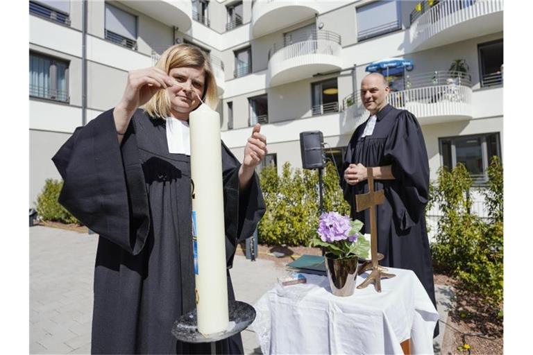 Ev. Pfarrerin Nina Roller und ev. Pfarrer Thilo Müller. Foto: Uwe Anspach/dpa