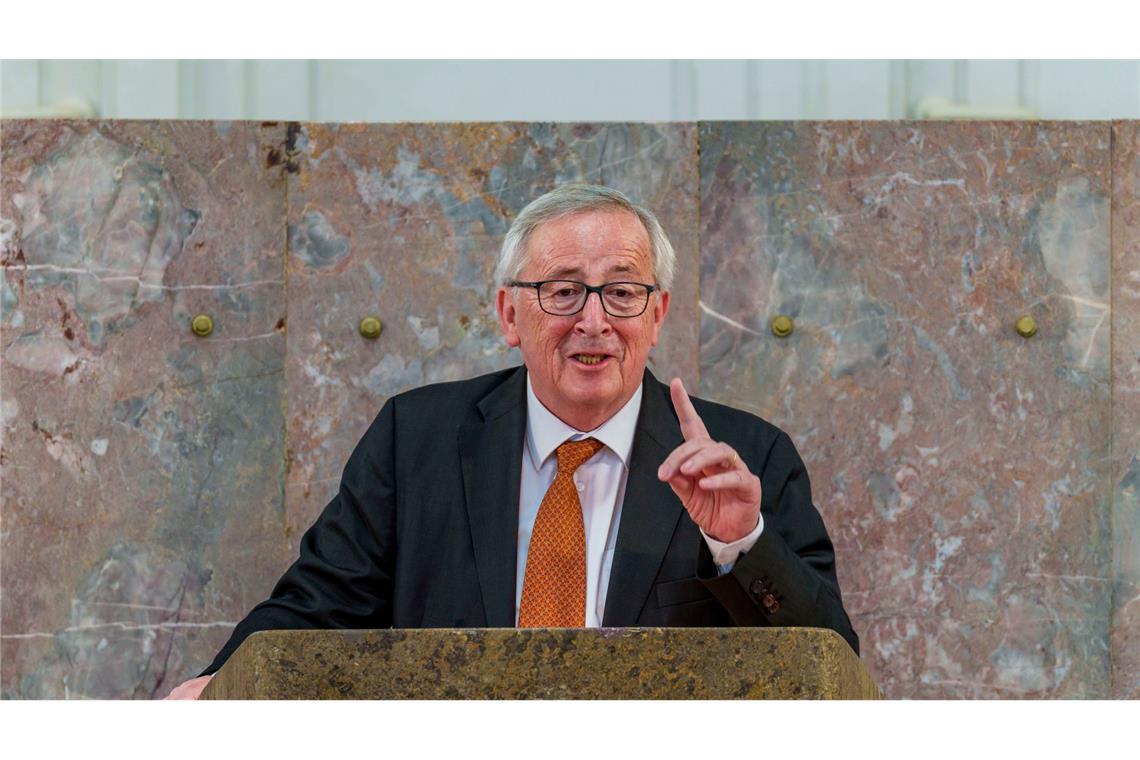 Ex-EU-Kommissionschef Juncker zeigt sich beunruhigt, dass eine Reihe von Ländern innerhalb des Schengen-Raums wieder Grenzkontrollen machen. (Archivbild)