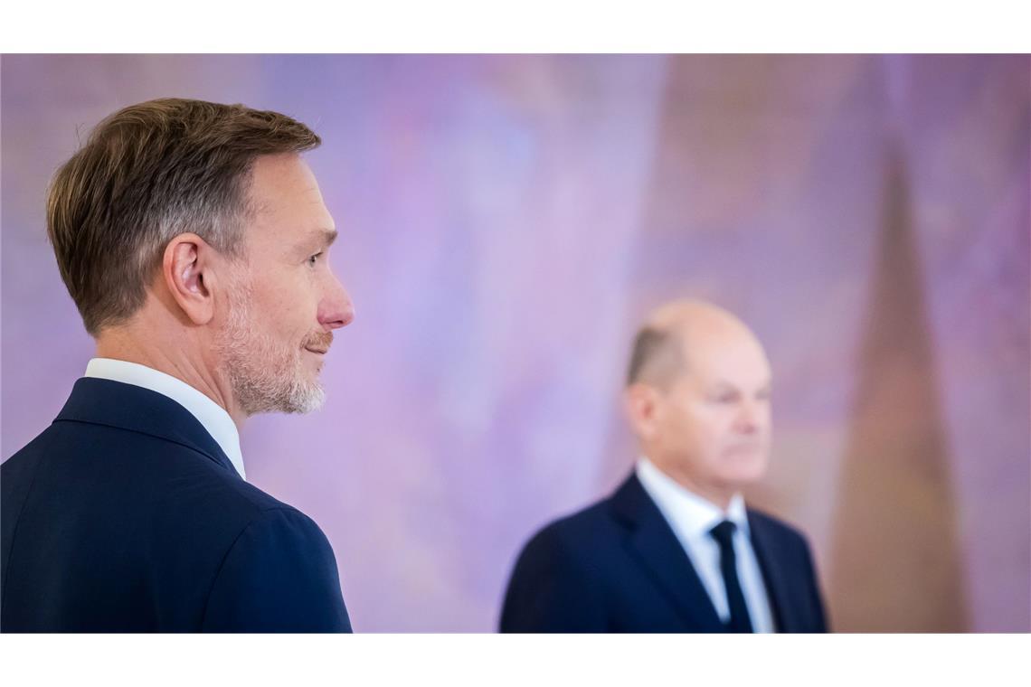 Ex-Finanzminister Lindner warf Kanzler Scholz eine "Entlassungsinszenierung" vor - und steht nun selbst in der Kritik. (Archivbild)