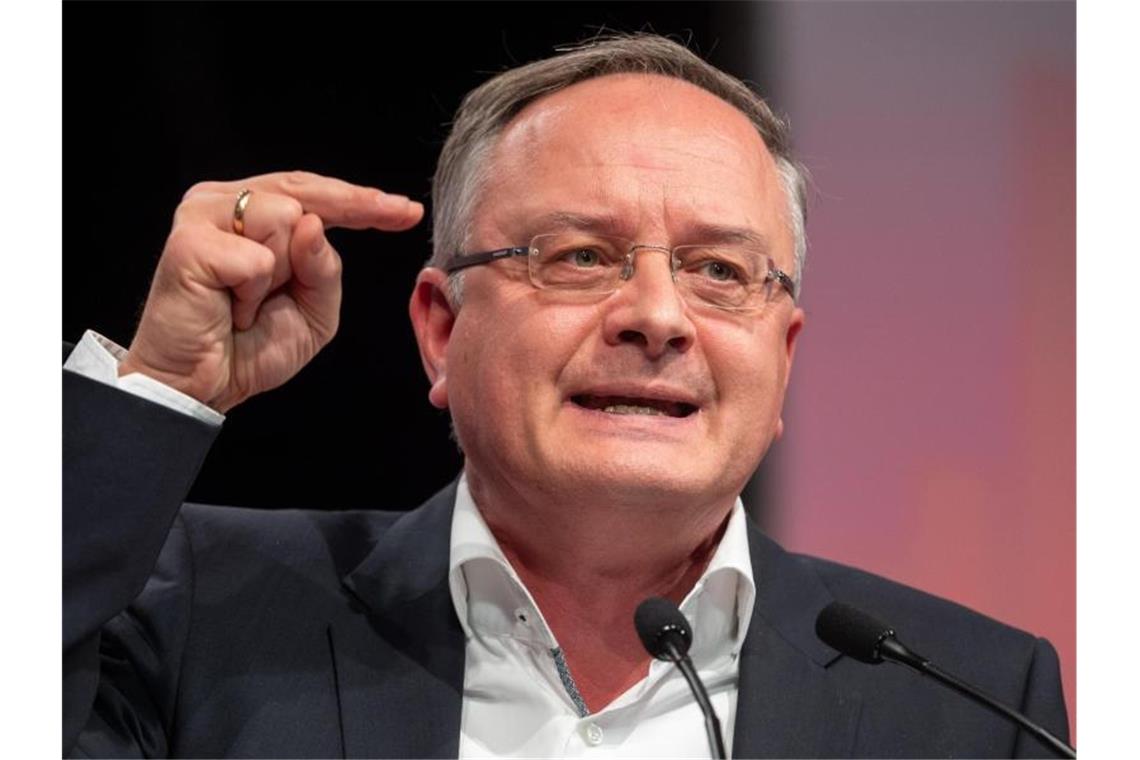 SPD schlägt „Schutzschirm“ für corona-geplagte Schüler vor Ex-Kultusminister und SPD-Spitzenkandidat Andreas Stoch spricht bei einem Online-Parteitag der SPD Baden-Württemberg. Foto: Sebastian Gollnow/dpa/Archivbild