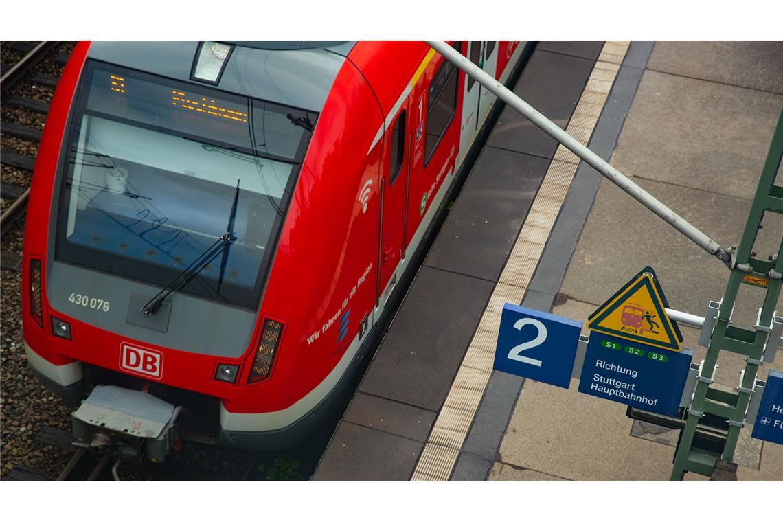 Fahrkarten bei der Deutschen Bahn können bald schon ein Jahr im Vorhinein gebucht werden. (Symbolbild)