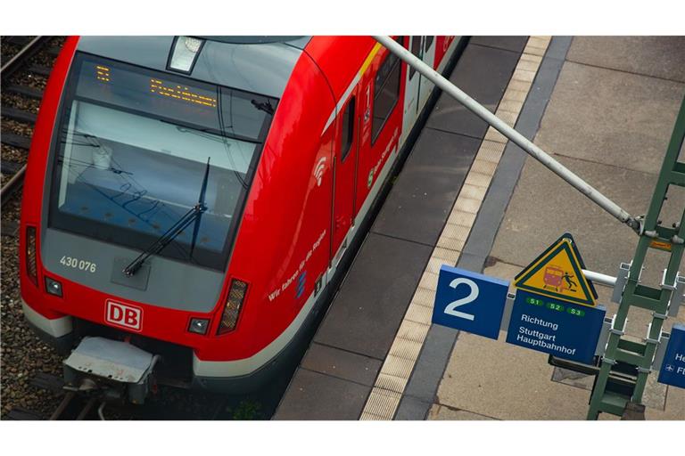 Fahrkarten bei der Deutschen Bahn können bald schon ein Jahr im Vorhinein gebucht werden. (Symbolbild)