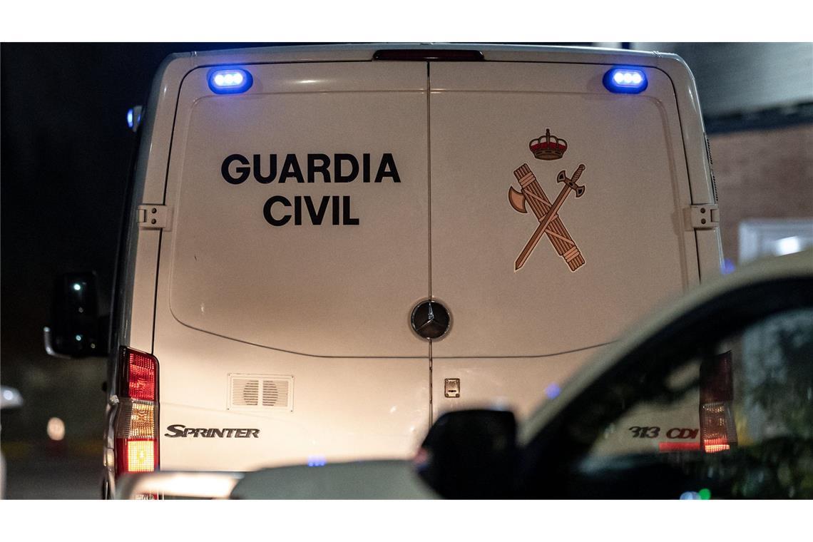 Fahrzeug der spanischen Polizeieinheit Guardia Civil. Ein Unbekannter hat in einem Kloster mehrere Geistliche attackiert.