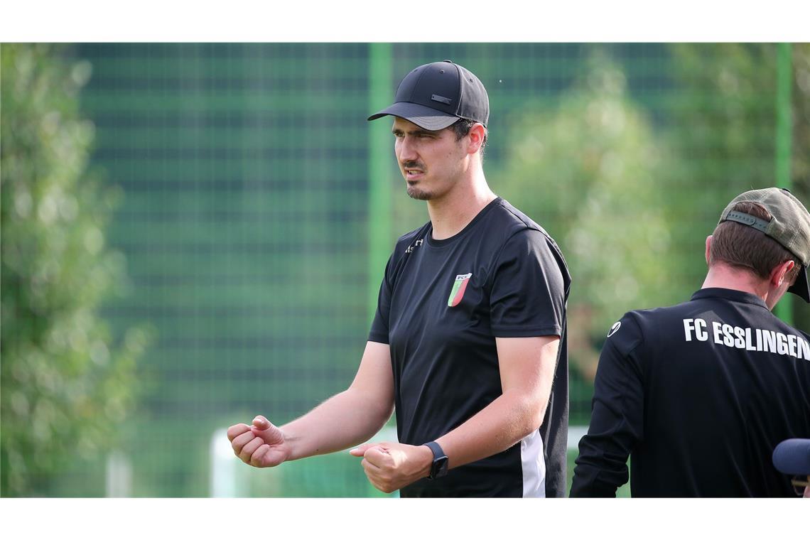 FCE-Coach Christian Ehrenberg stieg mit seinem Team in die Verbandsliga auf.