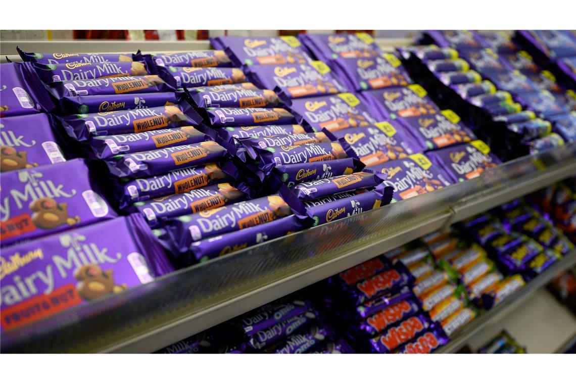 Fehlen an keinem Kiosk in Großbritannien: Artikel von Cadbury. (Archivbild)