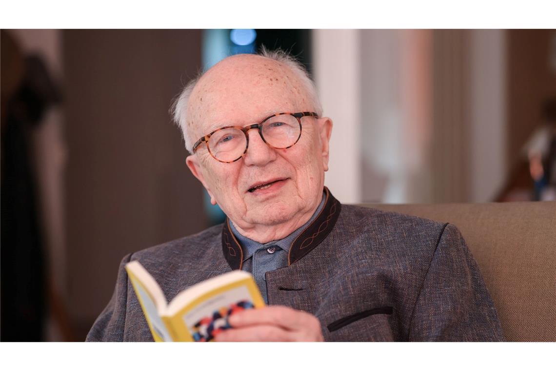 Fernsehjournalist Friedrich Nowottny wird 95 Jahre alt - und sorgt sich um die Zukunft.