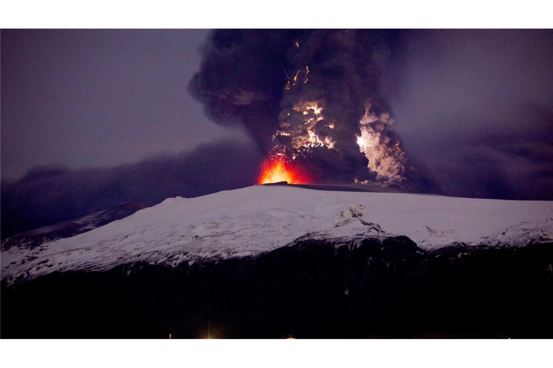 Feuer und Eis wie 2010 am Eyjafjallajökull gehen auf Island manchmal Hand in Hand. (Archivbild)