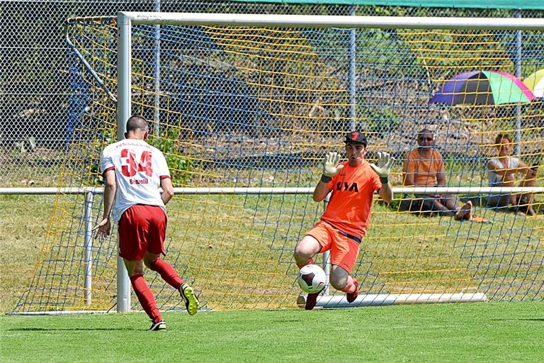 Feyyaz Benzetti erzielte kurz nach der Pause das wichtige 2:0 für Sulzbach. Foto: Tobias Sellmaier