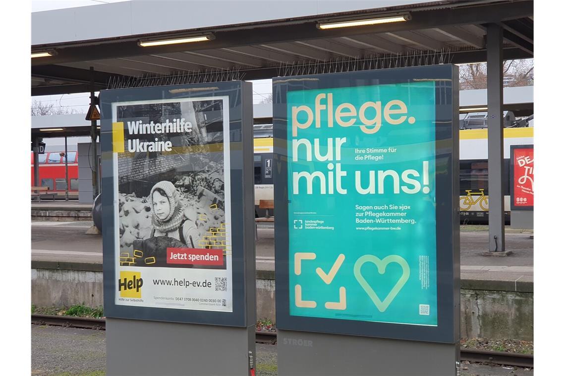 Flächendeckend wirbt der Gründungsausschuss für sein Projekt – hier am Stuttgarter Hauptbahnhof.
