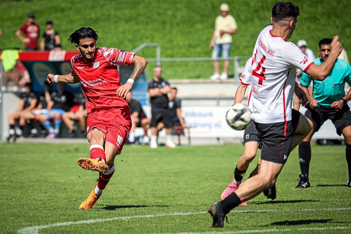 Flavio Santoro geht nach einem guten halben Jahr in Villingen ab sofort wieder im TSG-Trikot auf Torejagd. Foto: Alexander Becher