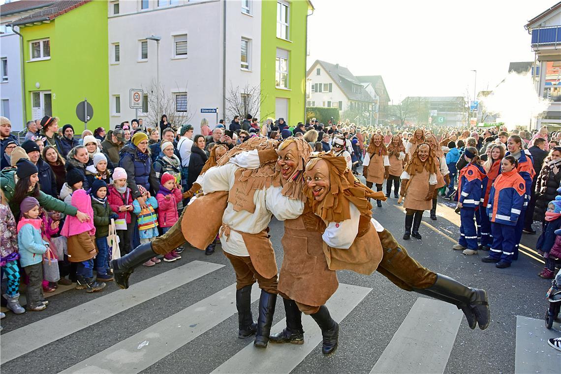 Flugeinlage der Backemer Träppler Buaba. Faschingsverein Burgstetten: Faschingsu...