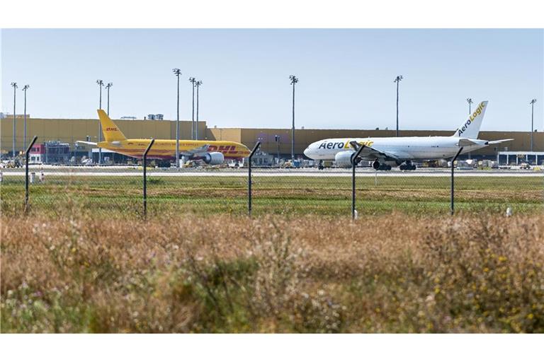 Flugzeuge könnten nach Warnungen von Sicherheitsexperten ein Ziel von Sabotageakten sein. (Archivbild)