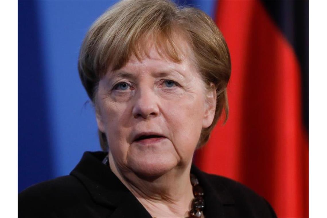 Bundesregierung für „kurzen einheitlichen Lockdown“ „Forderung nach einem kurzen einheitlichen Lockdown richtig“: Kanzlerin Merkel steht einer Sprecherin zufolge hinter einer Idee von CDU-Chef Laschet - zumindest indirekt. Foto: Markus Schreiber/AP POOL/dpa