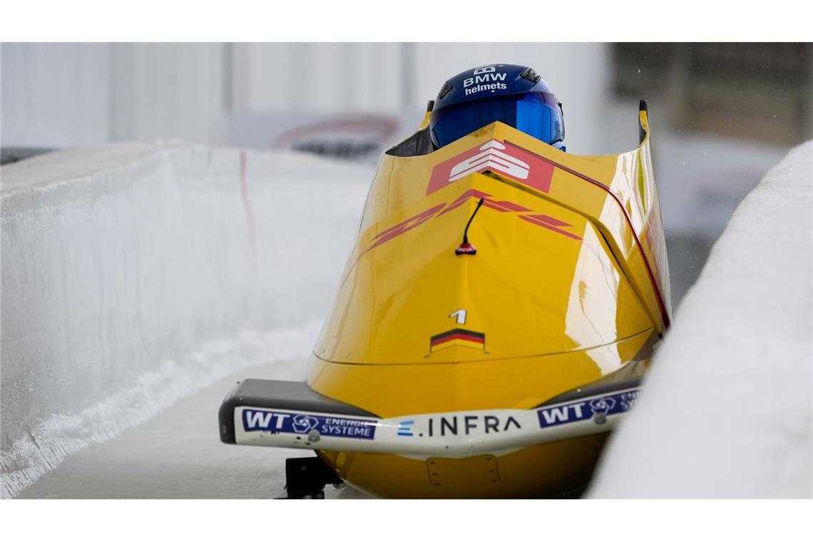 Francesco Friedrich (vorn) und Alexander Schüller führen zur Halbzeit der Zweierbob-WM in Lake Placid.