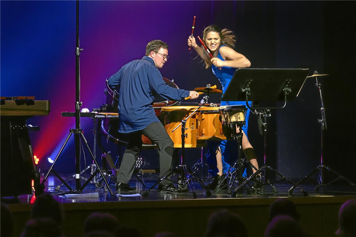 Frank Dupree und Vivi Vassileva zeigen beim titelgebenden Stück „Face2Face“ vollen Einsatz. Foto: Jörg Fiedler