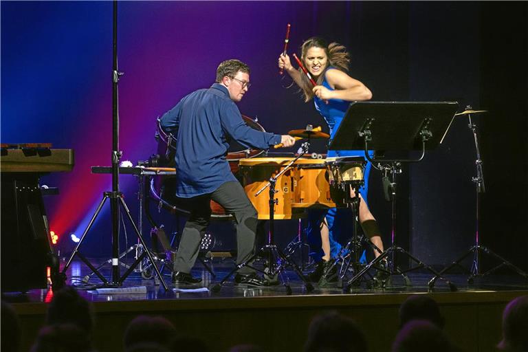 Frank Dupree und Vivi Vassileva zeigen beim titelgebenden Stück „Face2Face“ vollen Einsatz. Foto: Jörg Fiedler