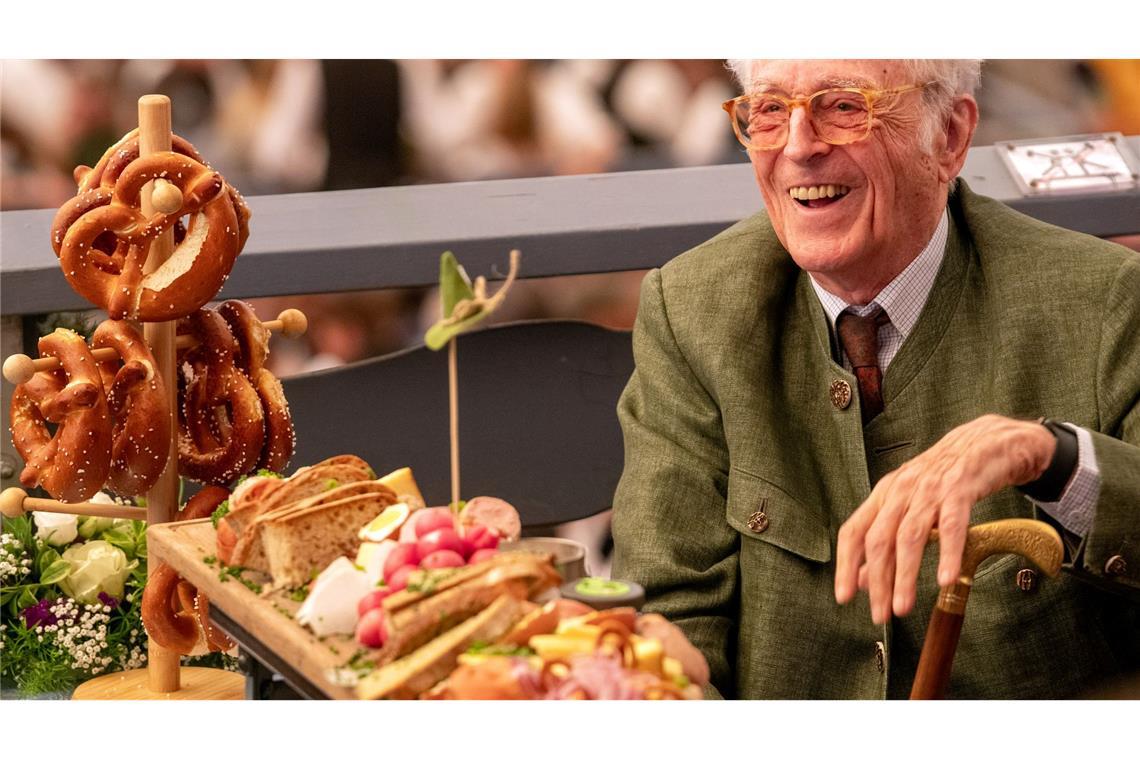 Franz Herzog von Bayern genießt die Wiesn-Stimmung.