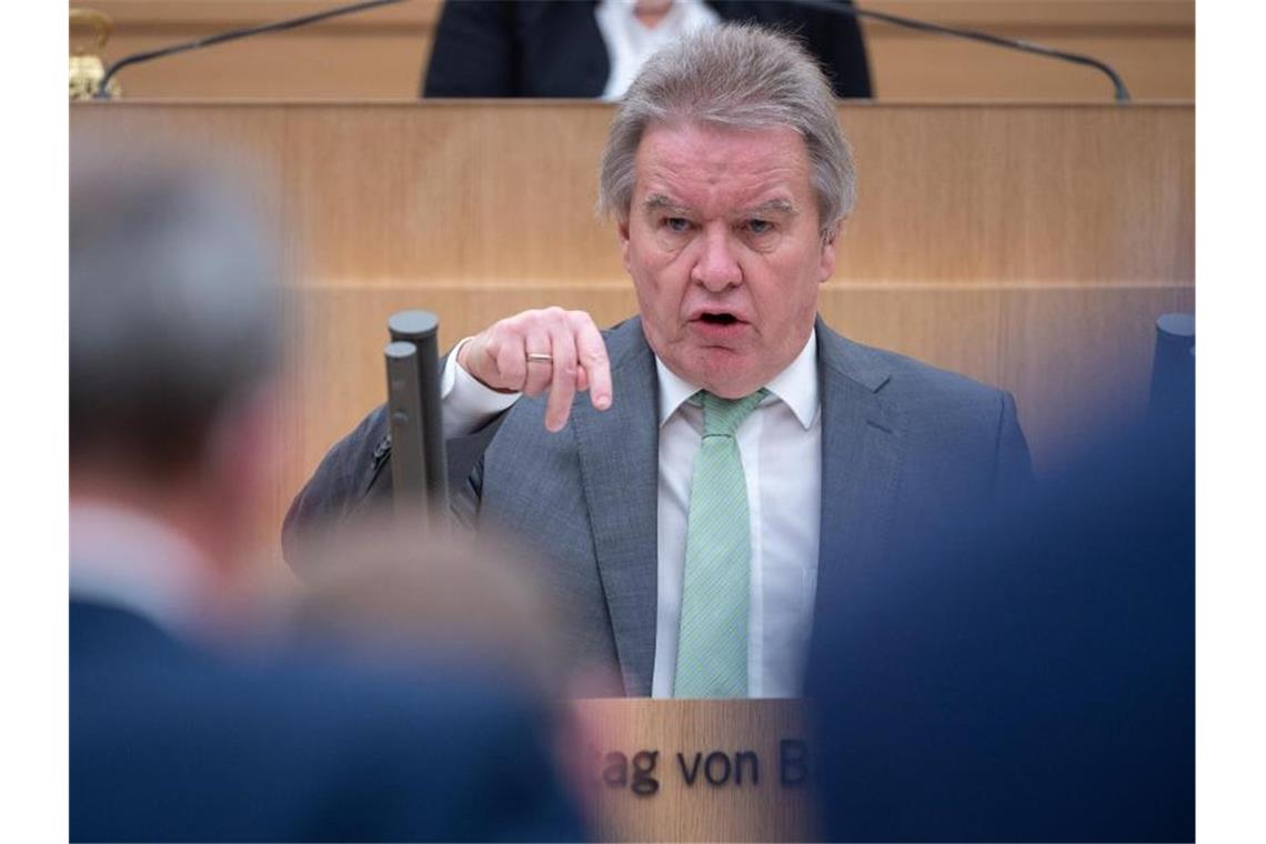 Untersteller warnt: Klimawandel auch im Südwesten rasant Franz Untersteller (Bündnis 90/Die Grünen), Minister für Umwelt, Klima und Energiewirtschaft. Foto: Sebastian Gollnow/dpa